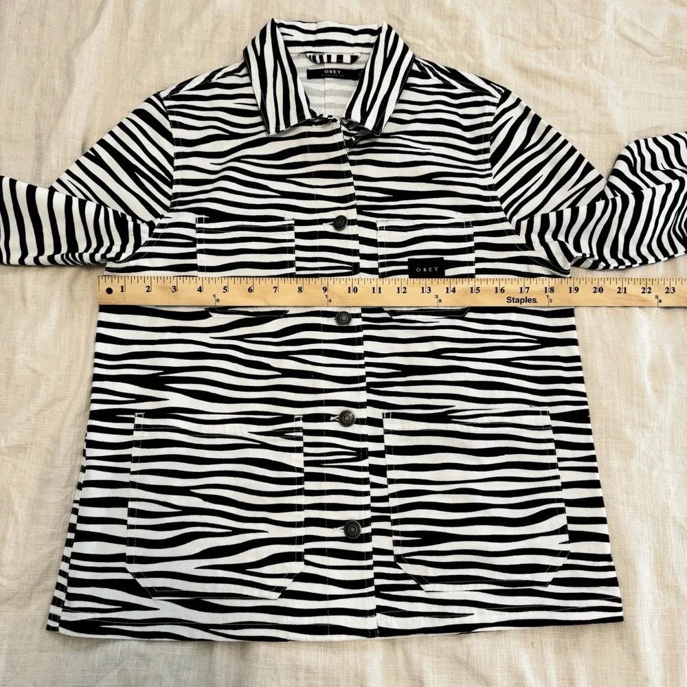 Obey Women Zebra Jacket Slacker Chore Coat Animal Print Small‎ Streetwear Grunge - Picture 4 of 8